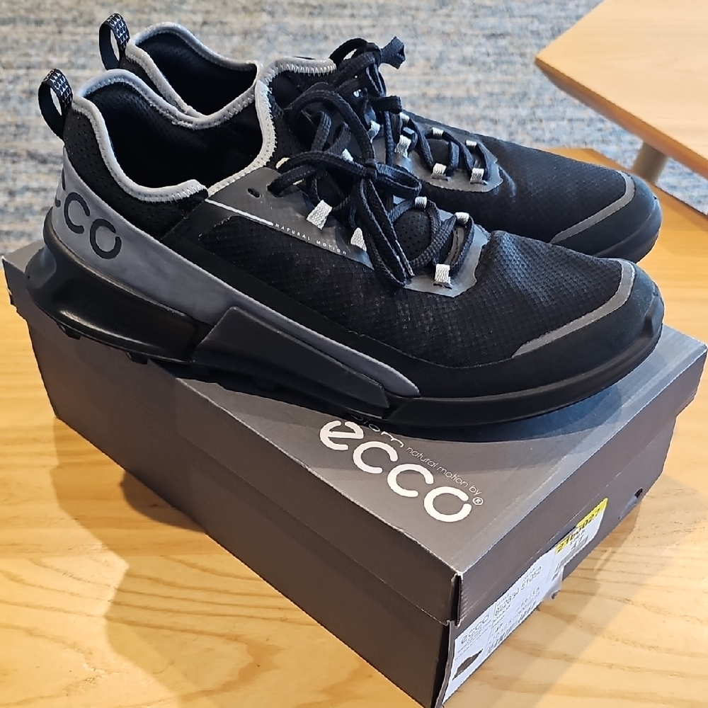 ECCO Men's Black Sneakers